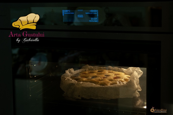 gabriellapascarubisi, artagustului, desert, Tarta cu prune rotunde, tarta cu prune, tarta, dulciuri delicioase,  prune, deserturi delicioase, desert pentru mic dejun, desert pentru copii, tarte pentru copii, desert cu prune, desert delicios, tort cu prune, tarta cu fructe 