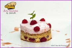 Piscot cu zmeura si bezea cu aroma de limette, zmeura si anason